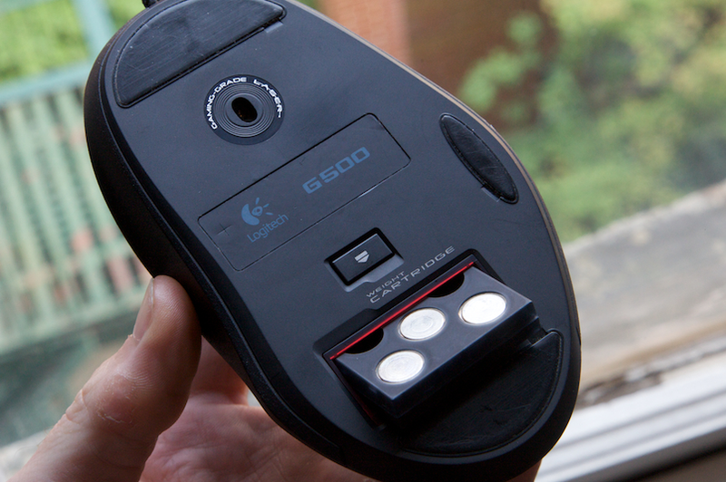 Illustration for article titled Logitech G500 Gaming Mouse Review: It'll Get You Killed